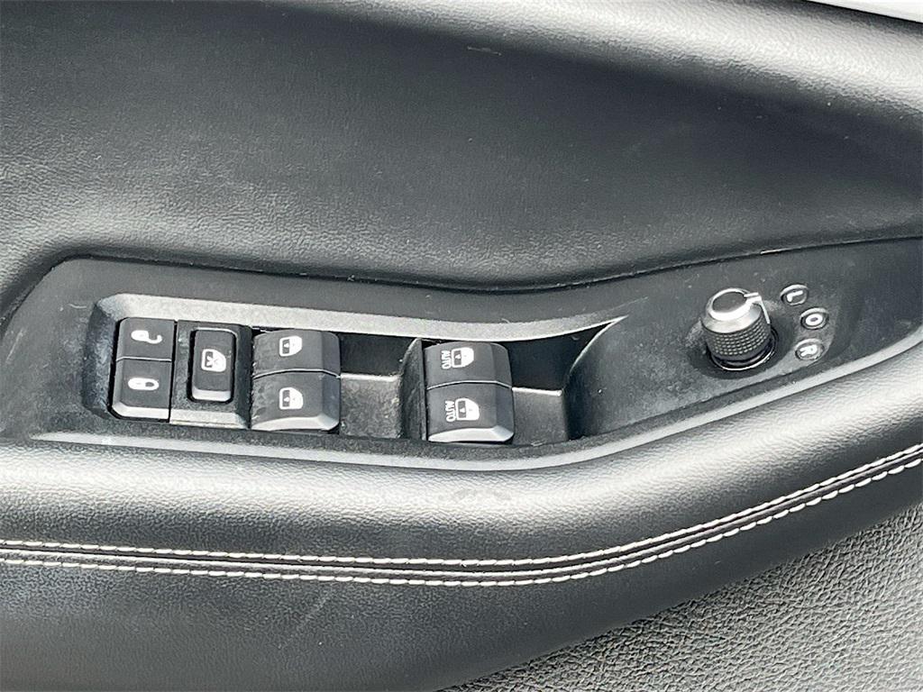 used 2022 Jeep Grand Cherokee car, priced at $25,173