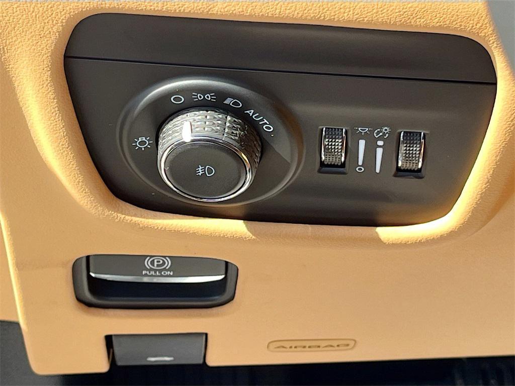 new 2025 Jeep Grand Cherokee car, priced at $60,679