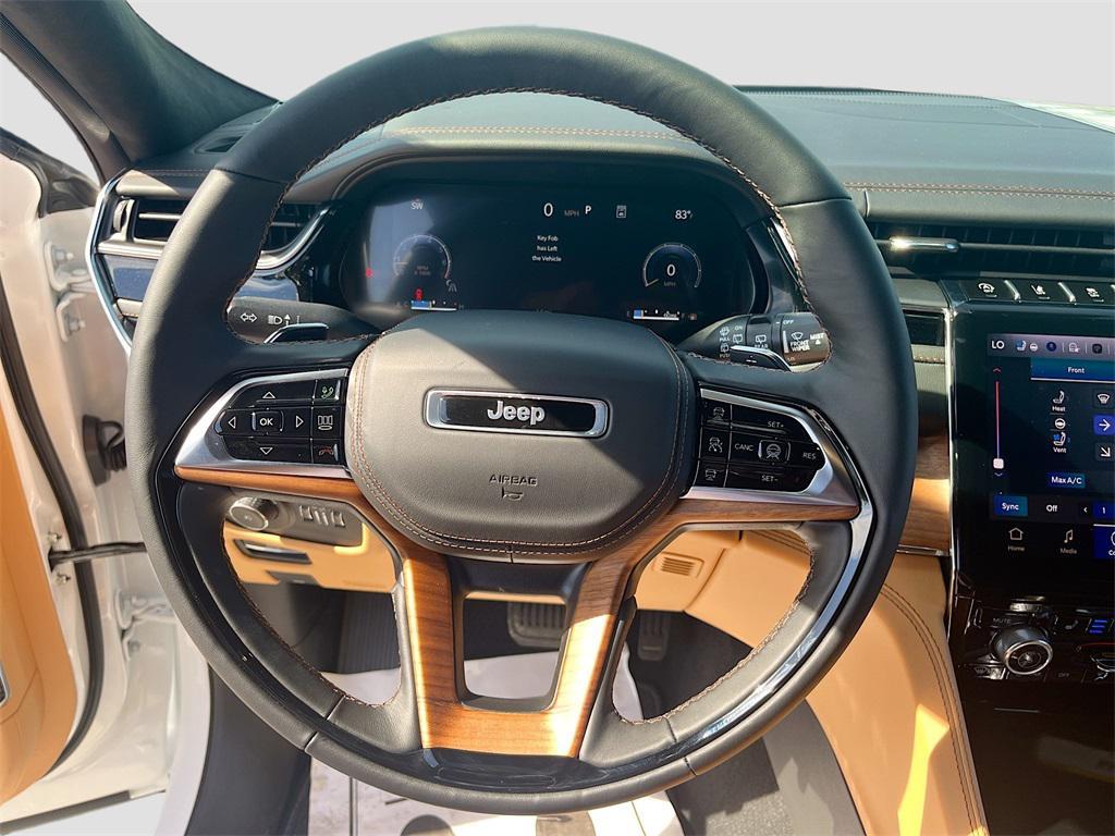 new 2025 Jeep Grand Cherokee car, priced at $60,679