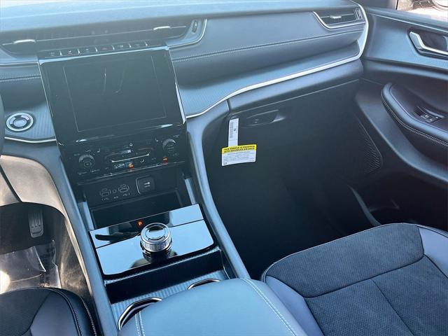 new 2025 Jeep Grand Cherokee car, priced at $35,857