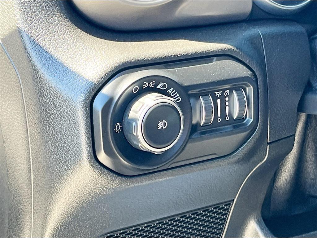 used 2019 Jeep Wrangler Unlimited car, priced at $26,398