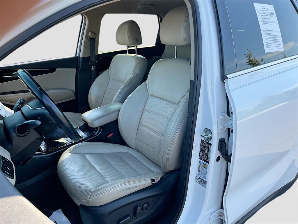 used 2020 Kia Sorento car, priced at $16,230