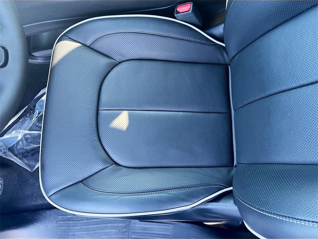 used 2025 Chrysler Pacifica Hybrid car, priced at $42,963