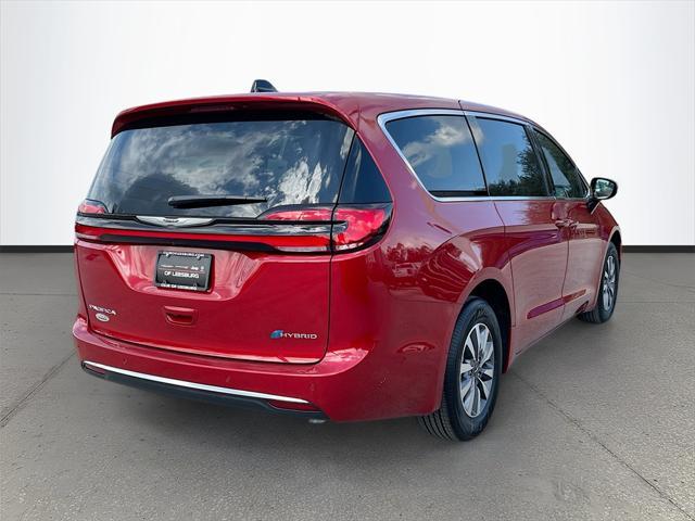 new 2025 Chrysler Pacifica Hybrid car, priced at $45,073