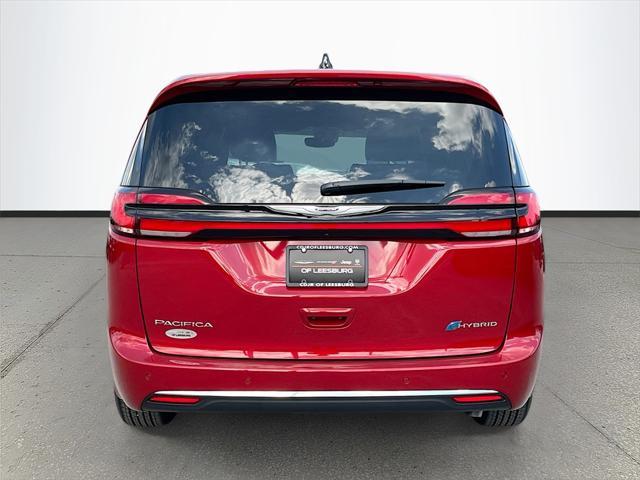 new 2025 Chrysler Pacifica Hybrid car, priced at $45,073