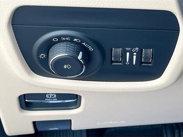 new 2025 Jeep Grand Cherokee car, priced at $43,159