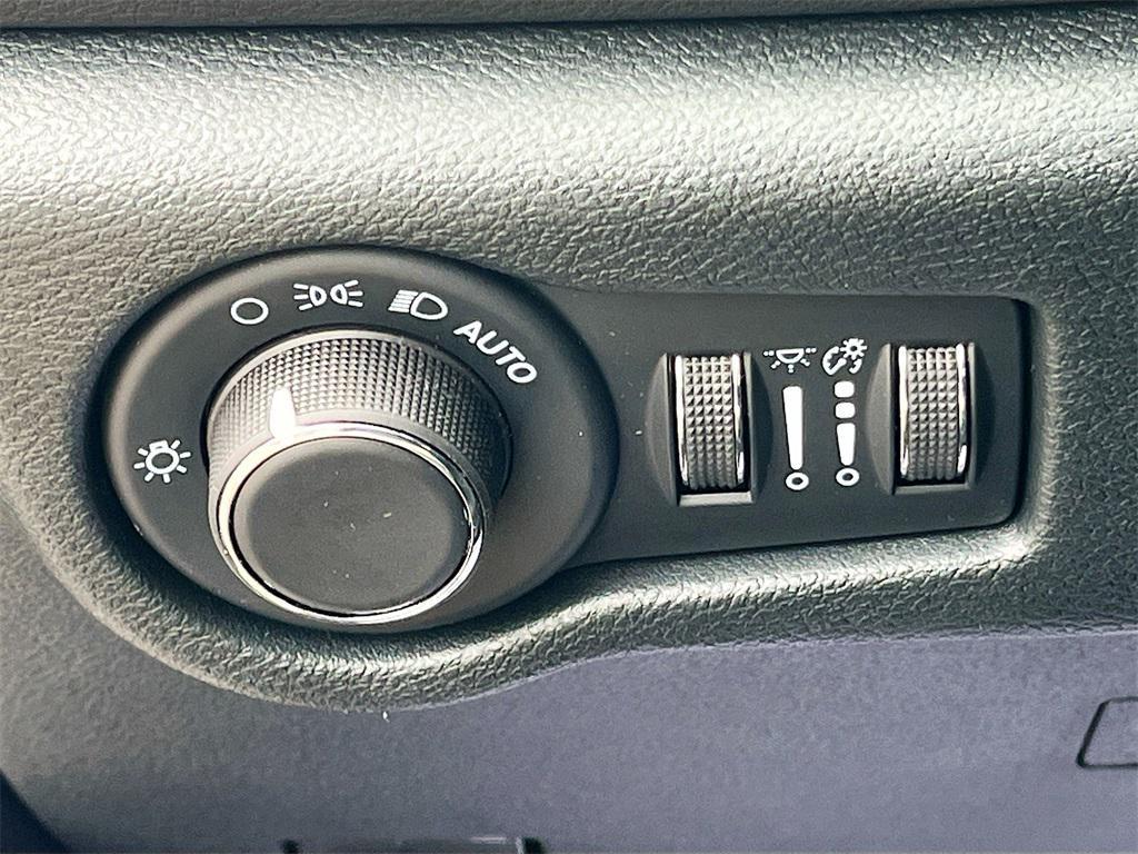 new 2025 Chrysler Voyager car, priced at $35,310