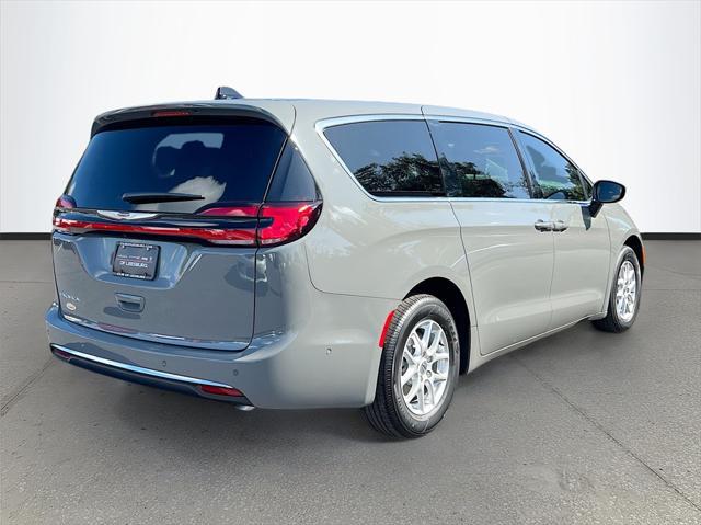 new 2025 Chrysler Pacifica car, priced at $44,420