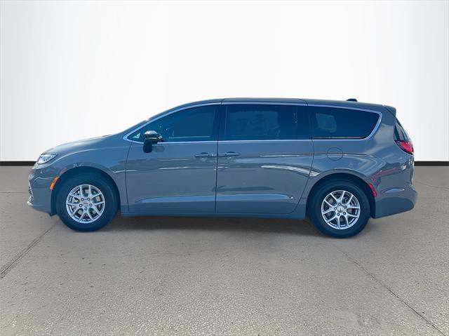 new 2025 Chrysler Pacifica car, priced at $44,420