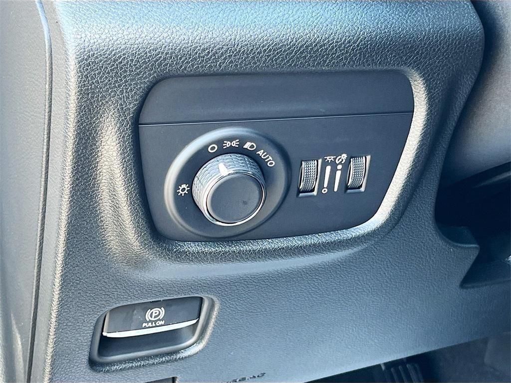 new 2025 Jeep Grand Cherokee car, priced at $36,585