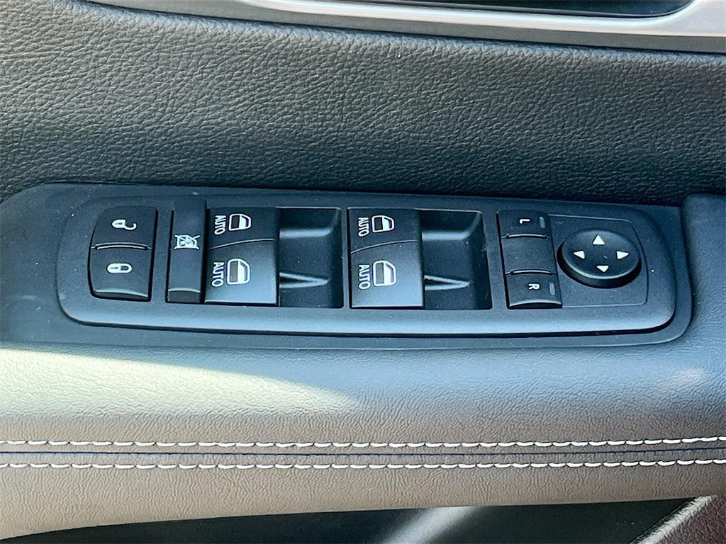 new 2026 Chrysler Pacifica car, priced at $38,499