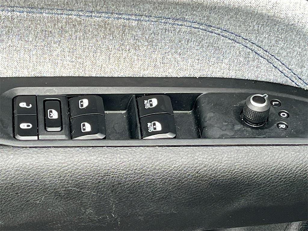 used 2023 Jeep Compass car, priced at $20,029