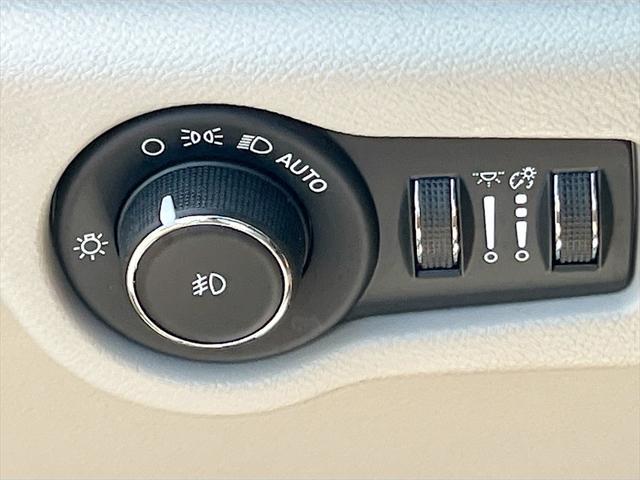 used 2020 Chrysler Pacifica car, priced at $27,366
