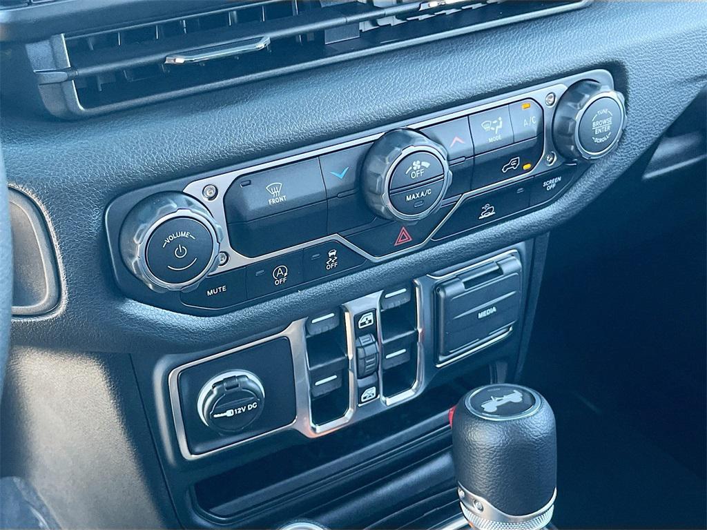 new 2026 Jeep Wrangler car, priced at $38,458