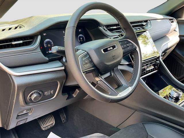 new 2025 Jeep Grand Cherokee car, priced at $38,357