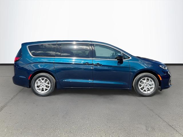 new 2025 Chrysler Pacifica car, priced at $44,420