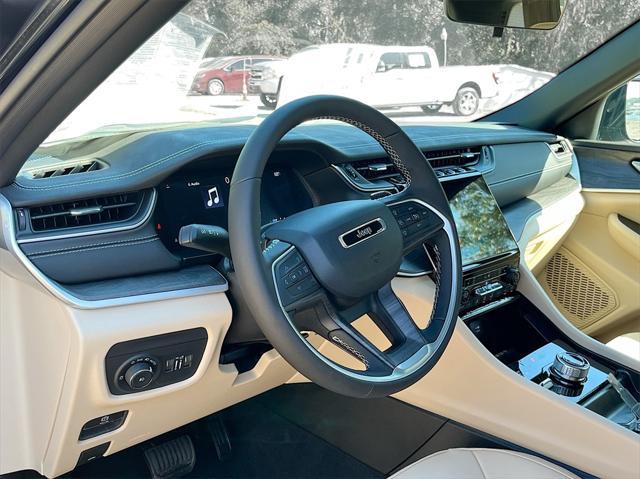 new 2025 Jeep Grand Cherokee car, priced at $47,290