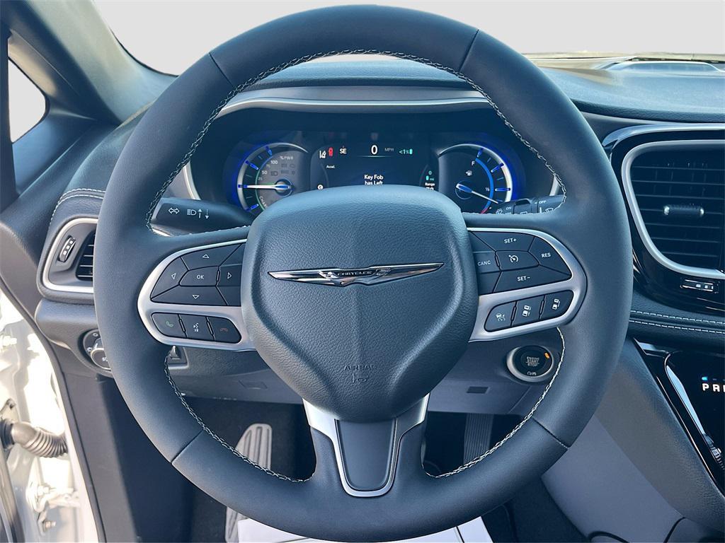 new 2025 Chrysler Pacifica Hybrid car, priced at $38,500