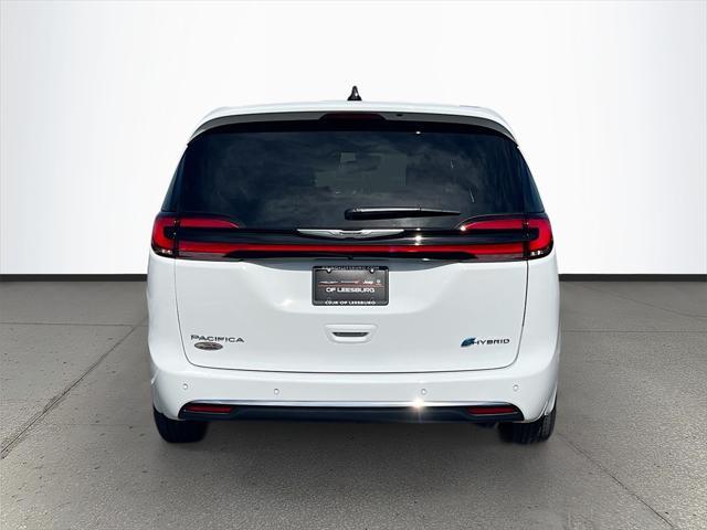 new 2025 Chrysler Pacifica Hybrid car, priced at $40,329