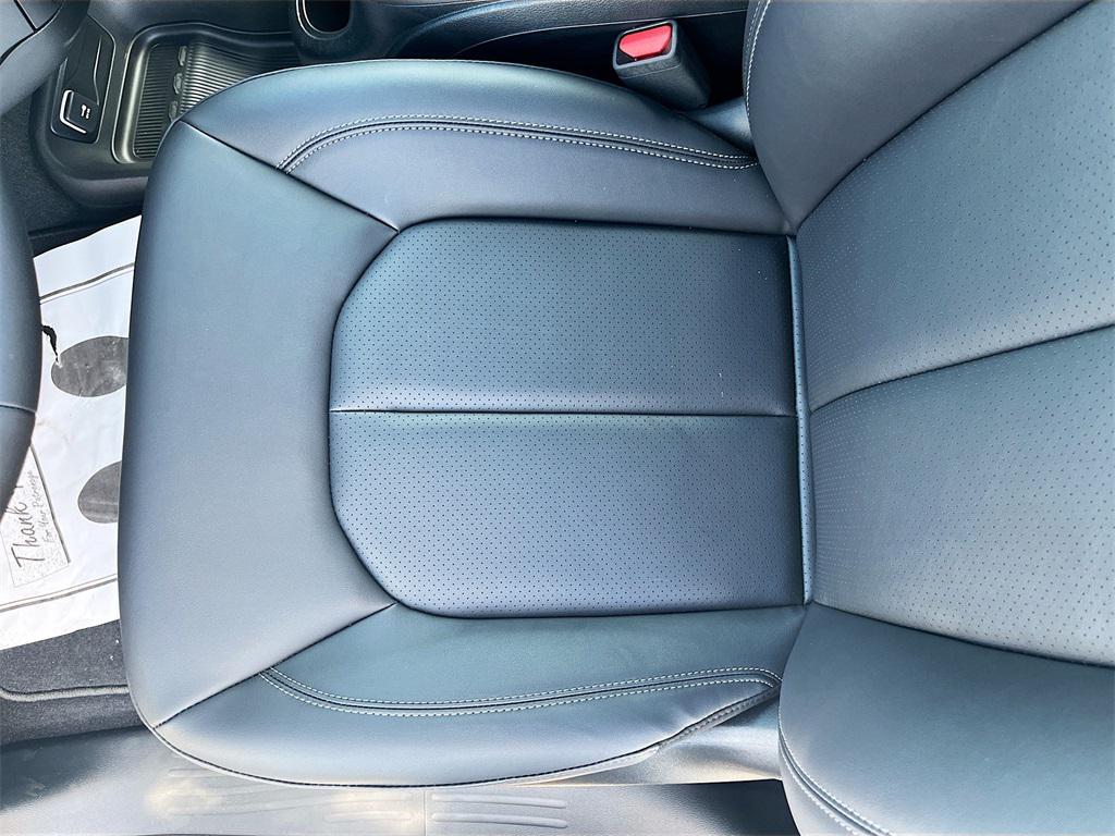 new 2025 Chrysler Pacifica Hybrid car, priced at $38,500