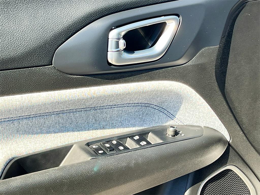 used 2023 Jeep Compass car, priced at $21,066