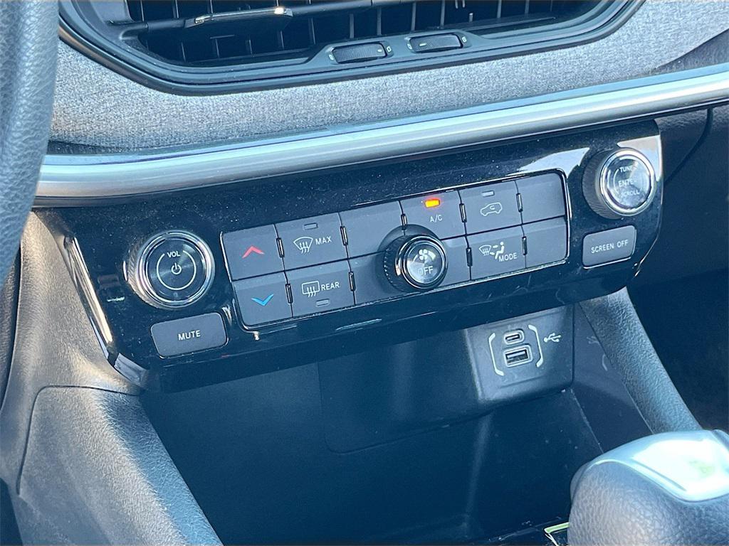 used 2023 Jeep Compass car, priced at $21,066