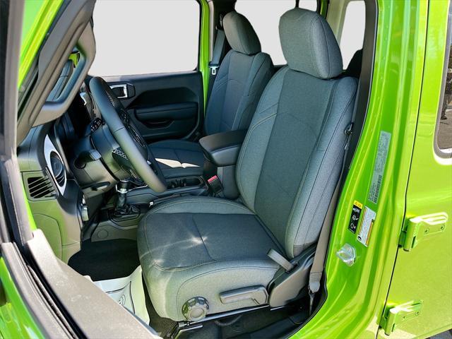 new 2025 Jeep Wrangler car, priced at $48,275