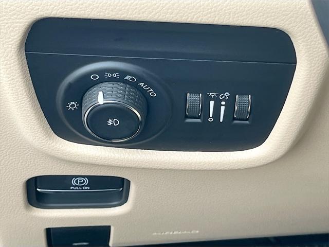 new 2025 Jeep Grand Cherokee car, priced at $35,436