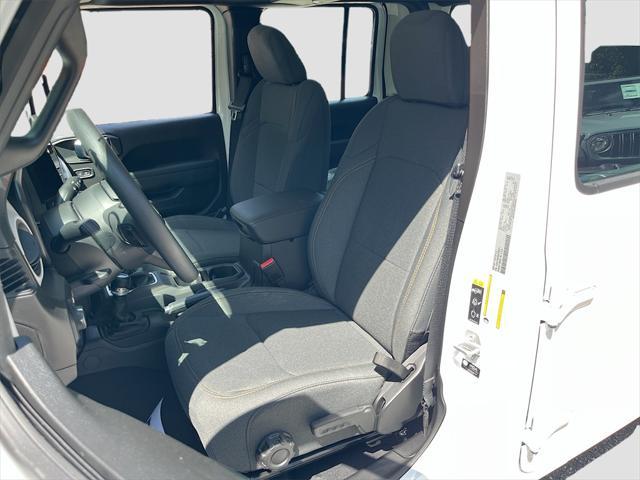 new 2025 Jeep Gladiator car, priced at $37,201