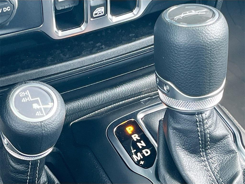 new 2025 Jeep Gladiator car, priced at $37,778