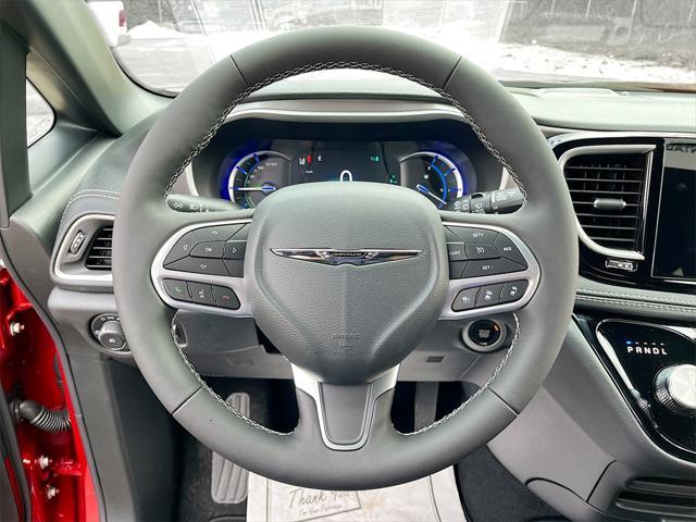 new 2025 Chrysler Pacifica Hybrid car, priced at $45,073
