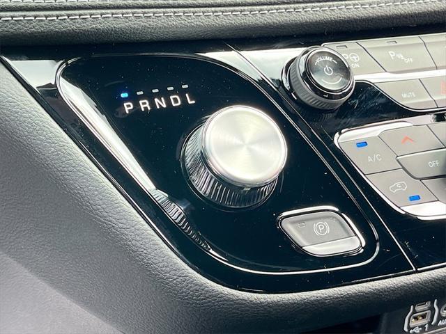 new 2025 Chrysler Pacifica Hybrid car, priced at $45,073