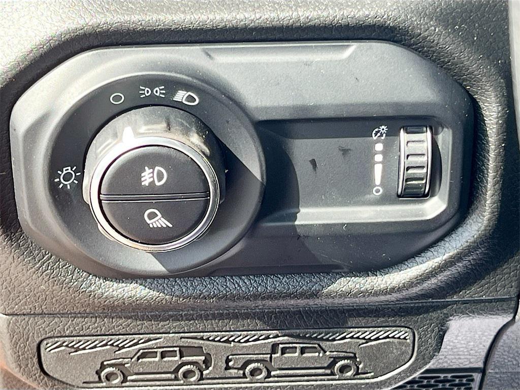 new 2025 Jeep Gladiator car, priced at $35,451