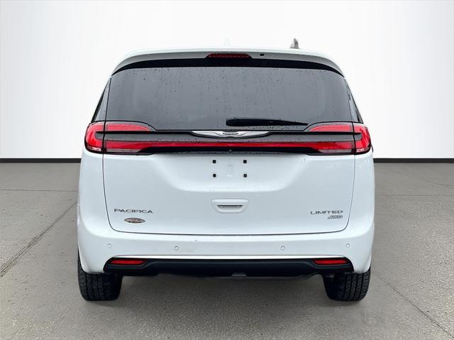 used 2021 Chrysler Pacifica car, priced at $26,290