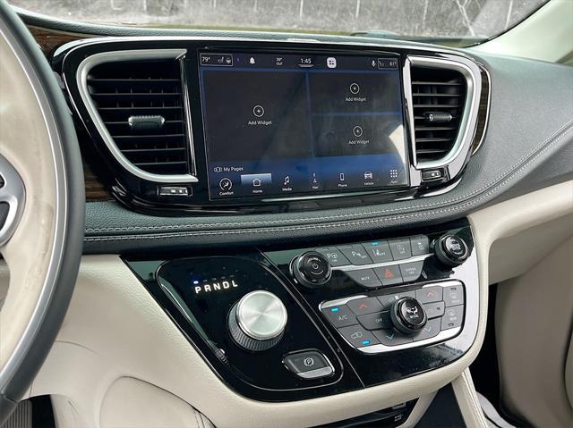 used 2021 Chrysler Pacifica car, priced at $26,290