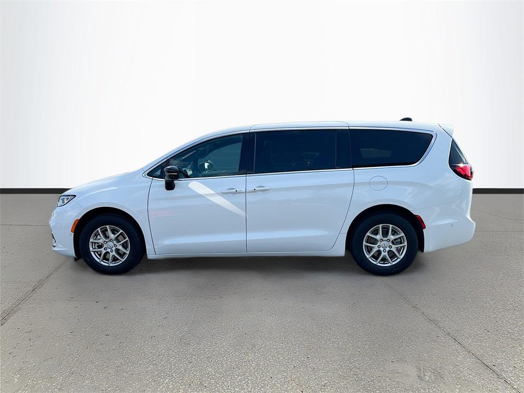 new 2025 Chrysler Pacifica car, priced at $37,067