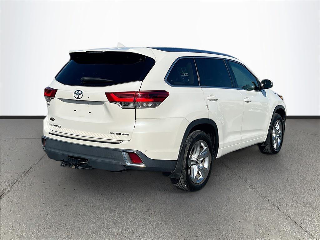 used 2018 Toyota Highlander car, priced at $19,837