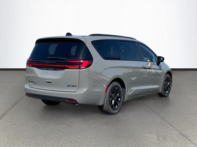 new 2025 Chrysler Pacifica Hybrid car, priced at $44,040