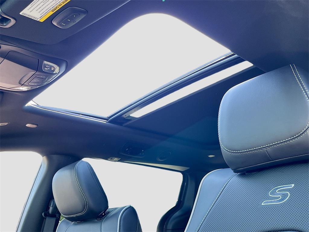 new 2025 Chrysler Pacifica Hybrid car, priced at $44,040