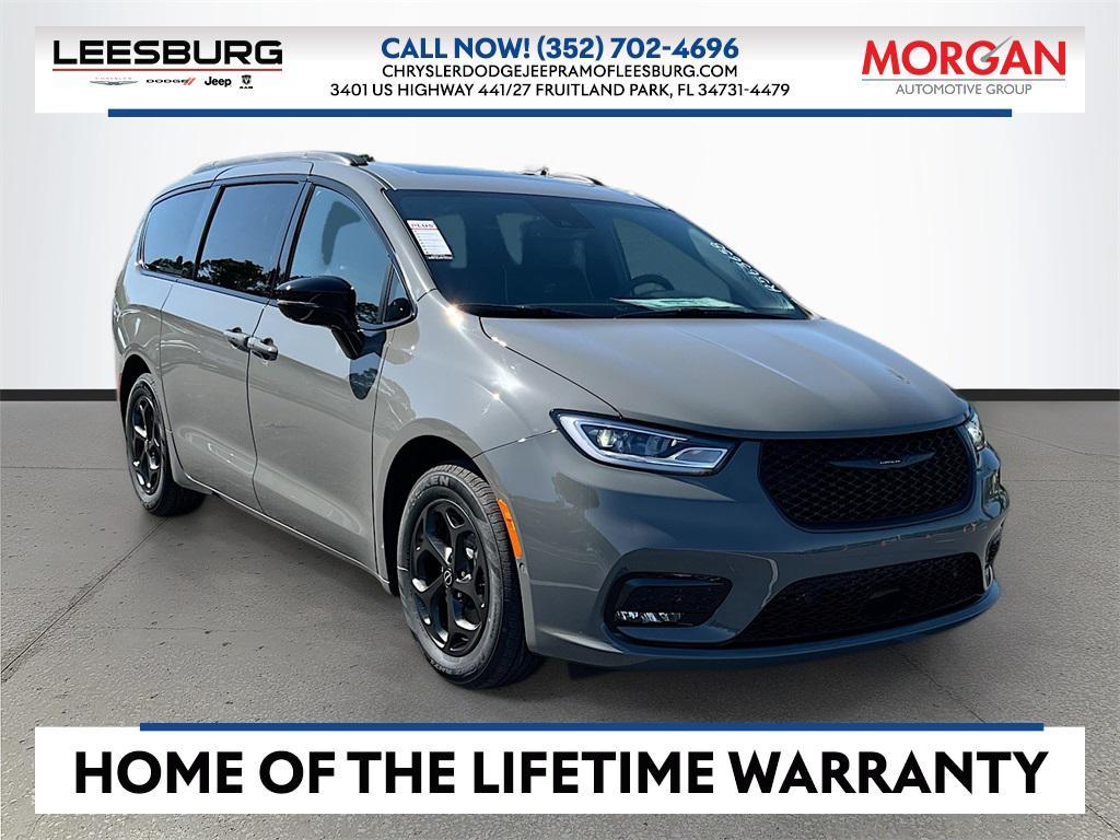 new 2025 Chrysler Pacifica Hybrid car, priced at $44,040