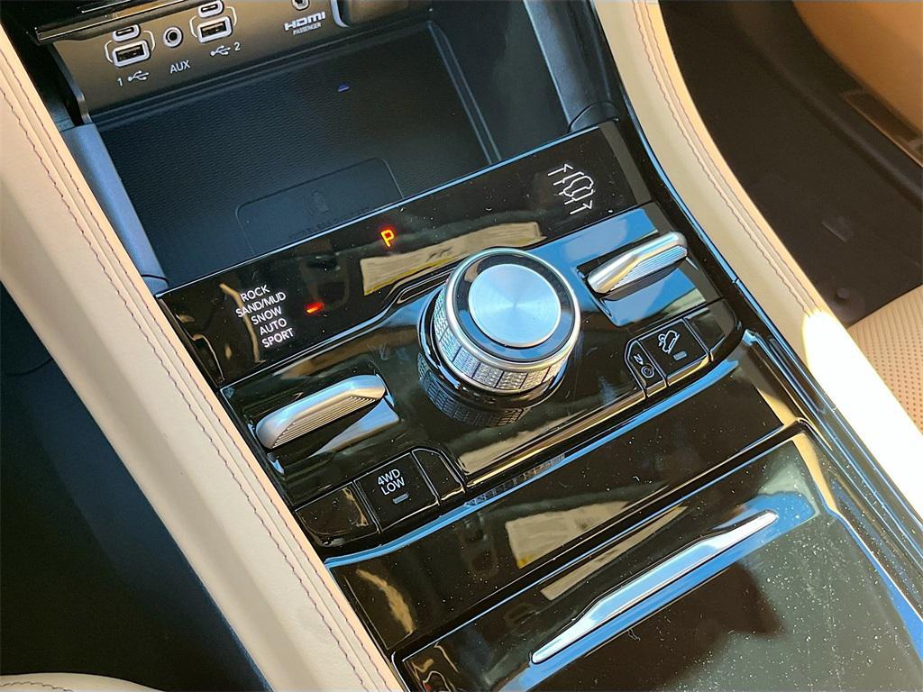 new 2025 Jeep Grand Cherokee L car, priced at $62,917