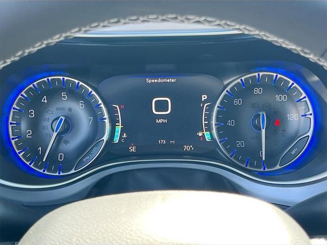 new 2025 Chrysler Pacifica car, priced at $51,324
