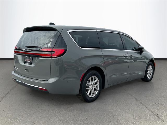 new 2025 Chrysler Pacifica car, priced at $43,920