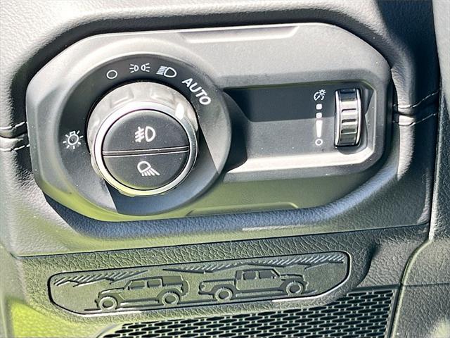 new 2025 Jeep Gladiator car, priced at $46,400