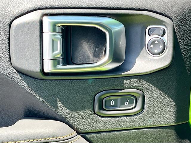 new 2025 Jeep Gladiator car, priced at $46,400