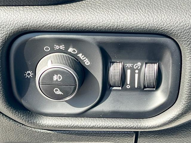 new 2025 Ram 1500 car, priced at $45,517
