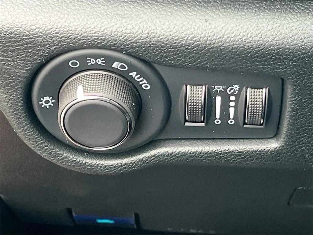 new 2025 Chrysler Voyager car, priced at $35,786