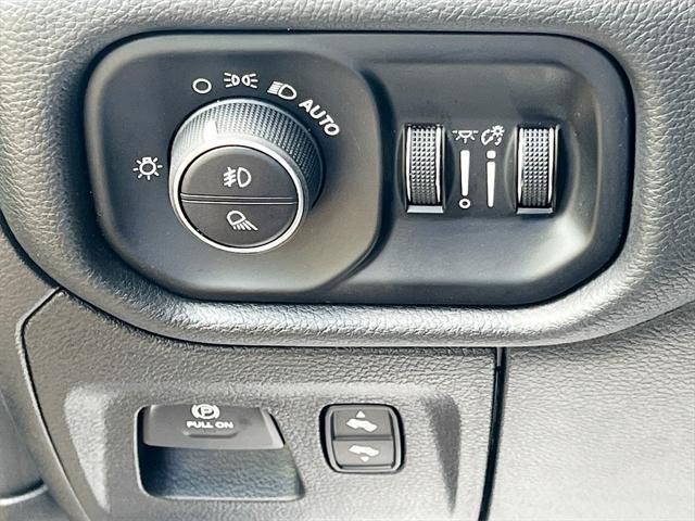 new 2025 Ram 1500 car, priced at $45,986