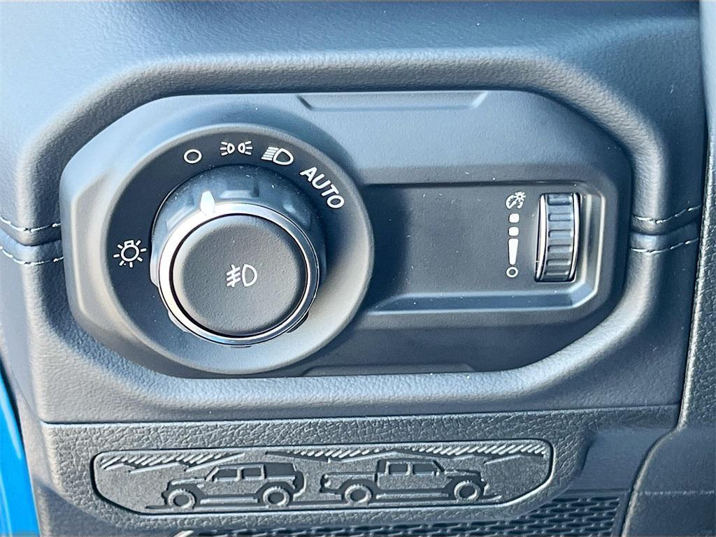 new 2025 Jeep Wrangler car, priced at $48,329