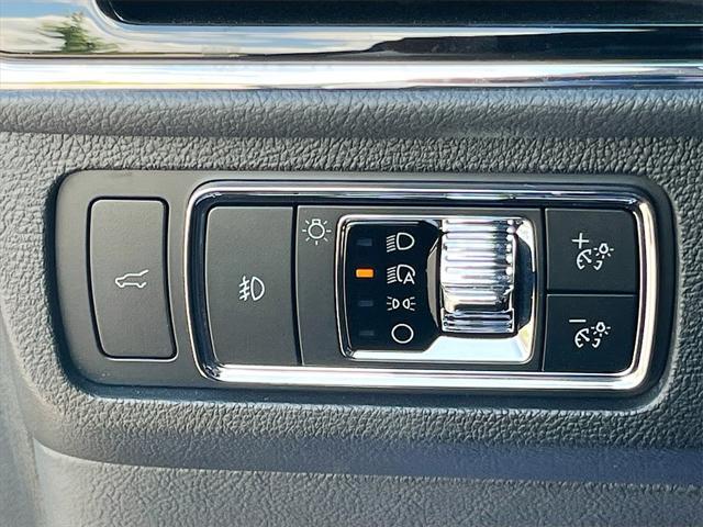 used 2024 Lincoln Navigator car, priced at $78,286